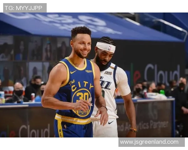 勇士与爵士精彩对决CCTV5直播全程回顾与分析