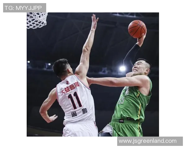 韩德君的篮球生涯回顾与未来展望:从青涩少年到CBA传奇巨星 韩德君的篮球生涯回顾与未来展望:从青涩少年到CBA传奇巨星